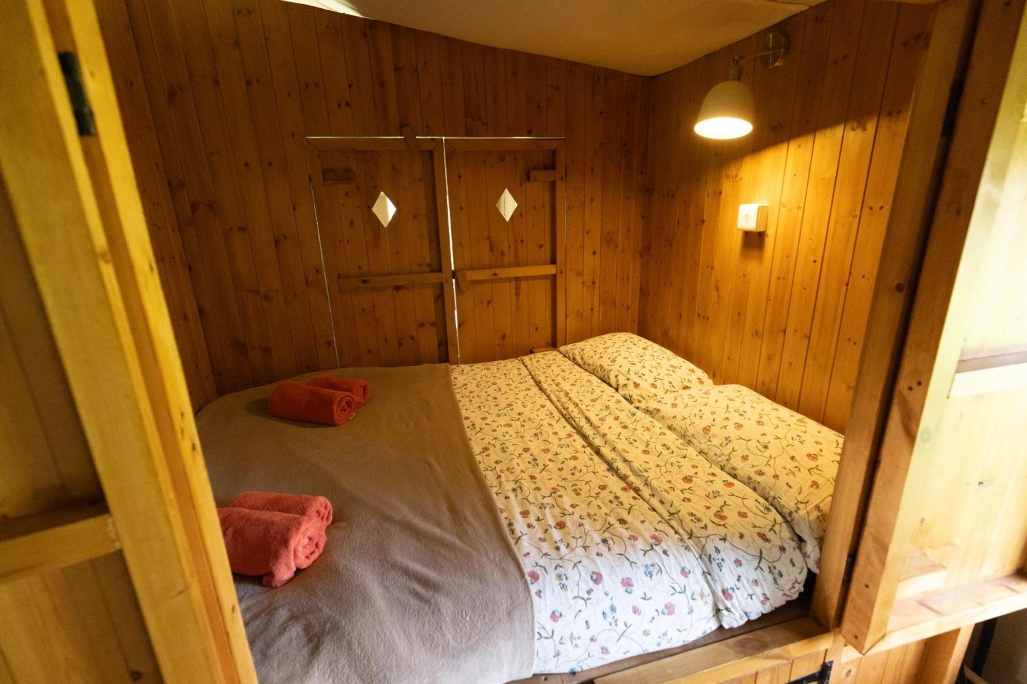 Luxe tent Dawn Chorus Holidays 3*