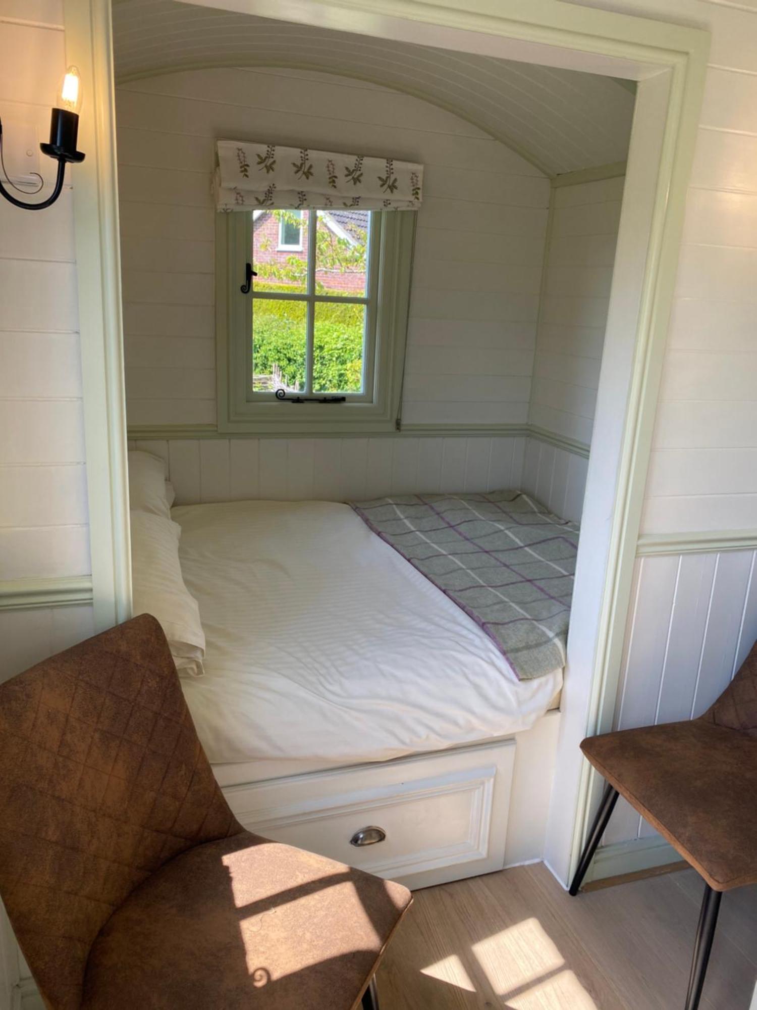 Glamping Dawn Chorus Holidays 3*