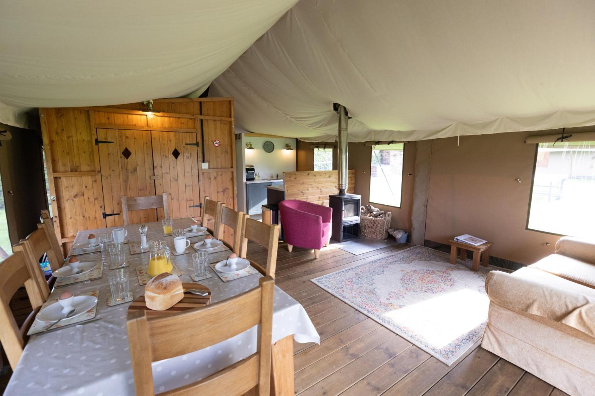 Dawn Chorus Holidays 3*
